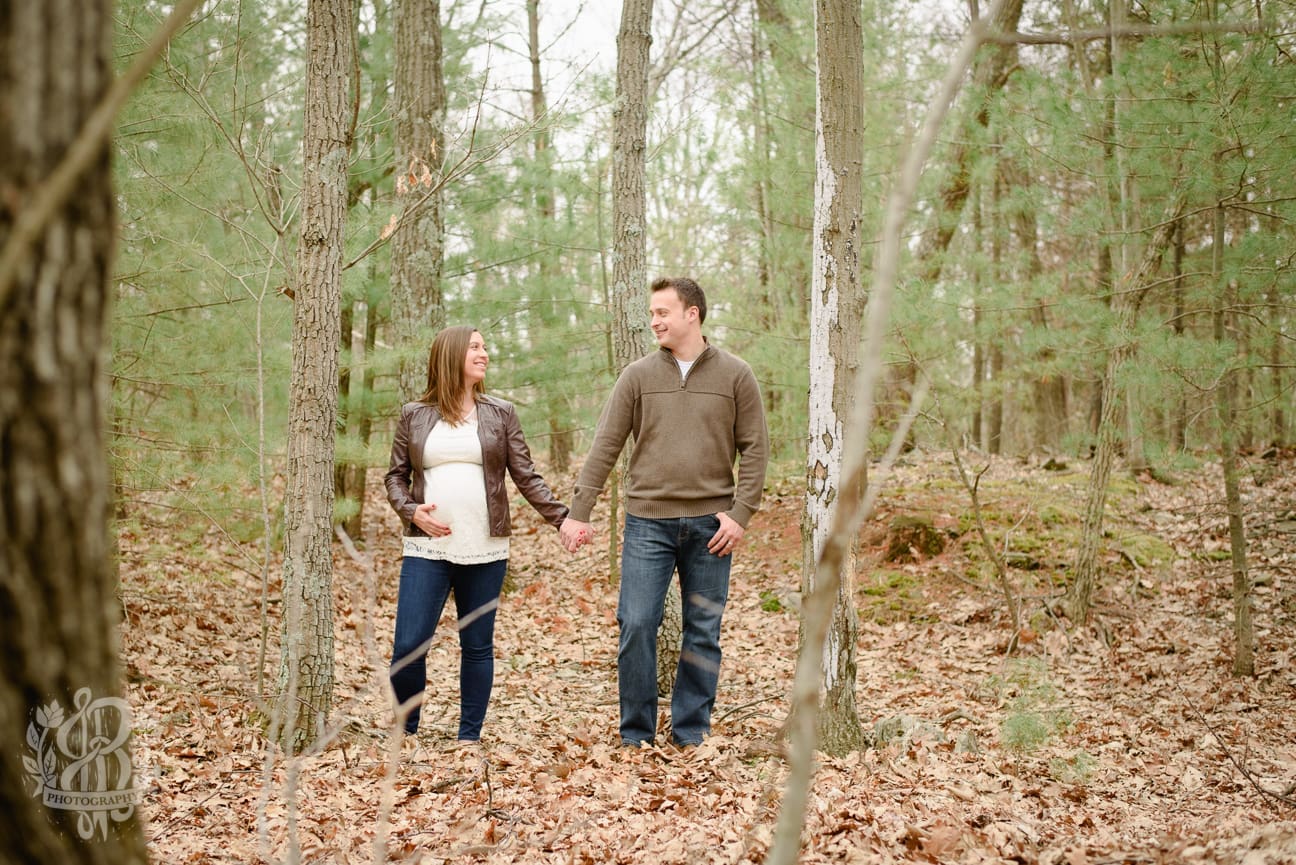 kovac maternity 5845 - Woodland Maternity Shoot